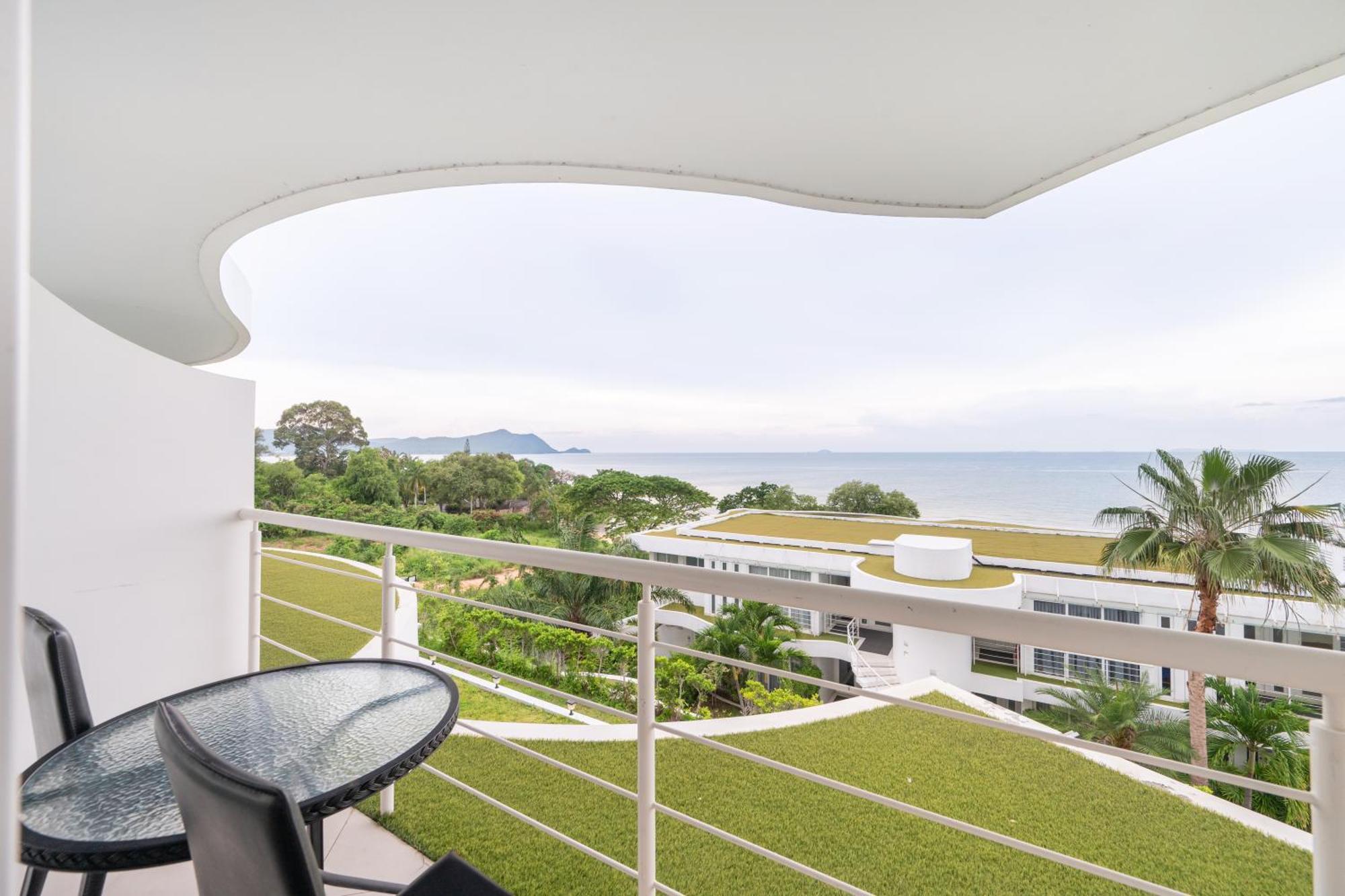 Pure Sunset Beach - Ocean View Room, Pattaya 纳仲天 外观 照片