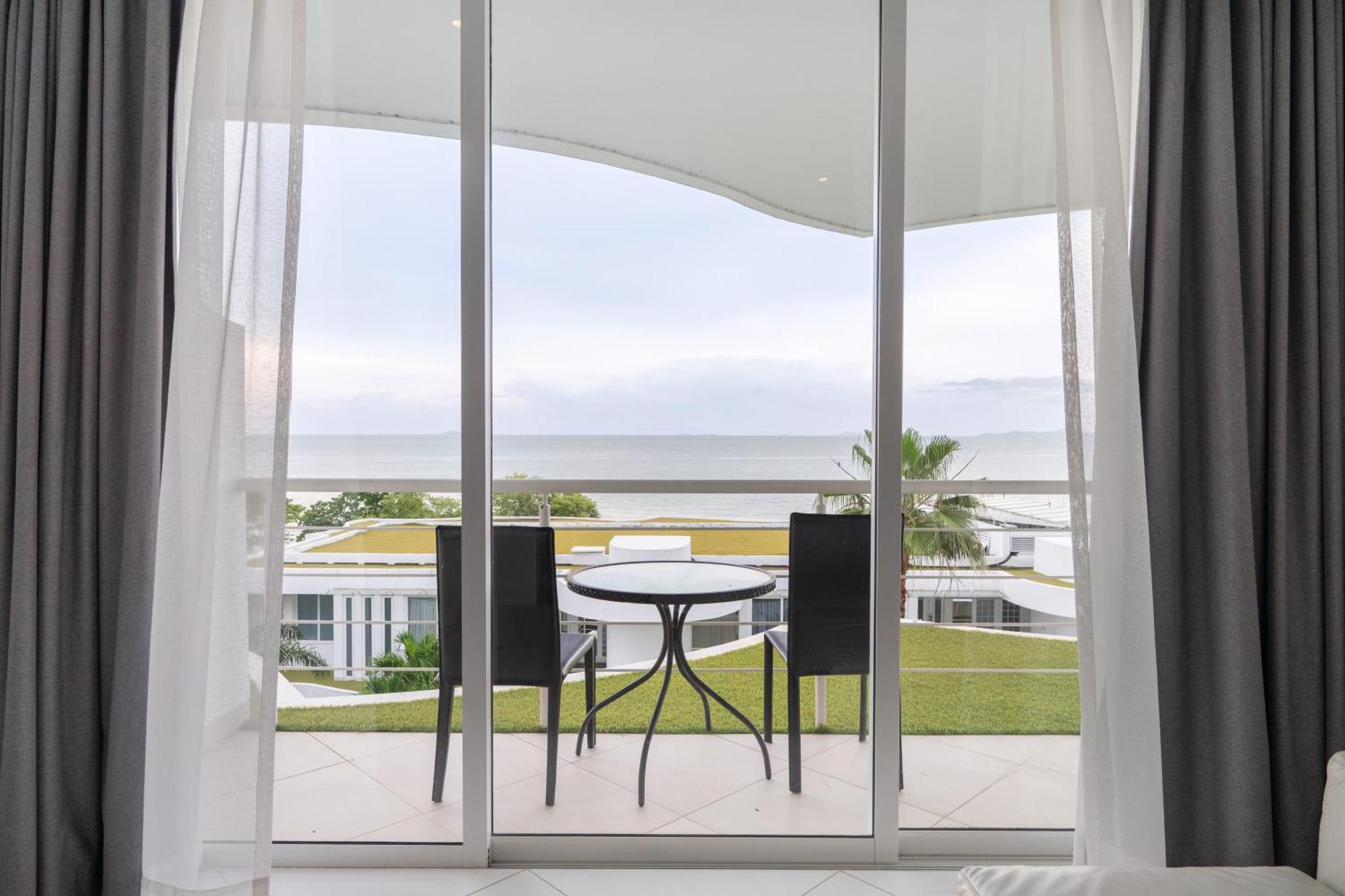 Pure Sunset Beach - Ocean View Room, Pattaya 纳仲天 外观 照片